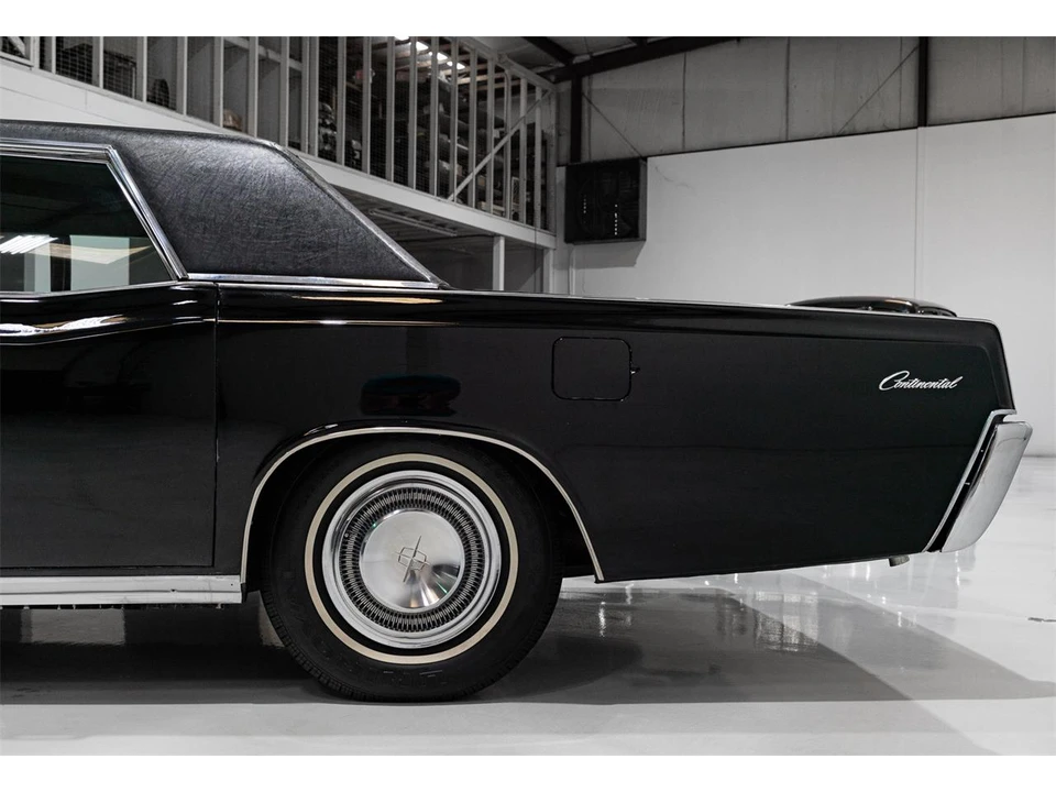 1967 Lincoln Continental 4th Gen - Image 11 of 31