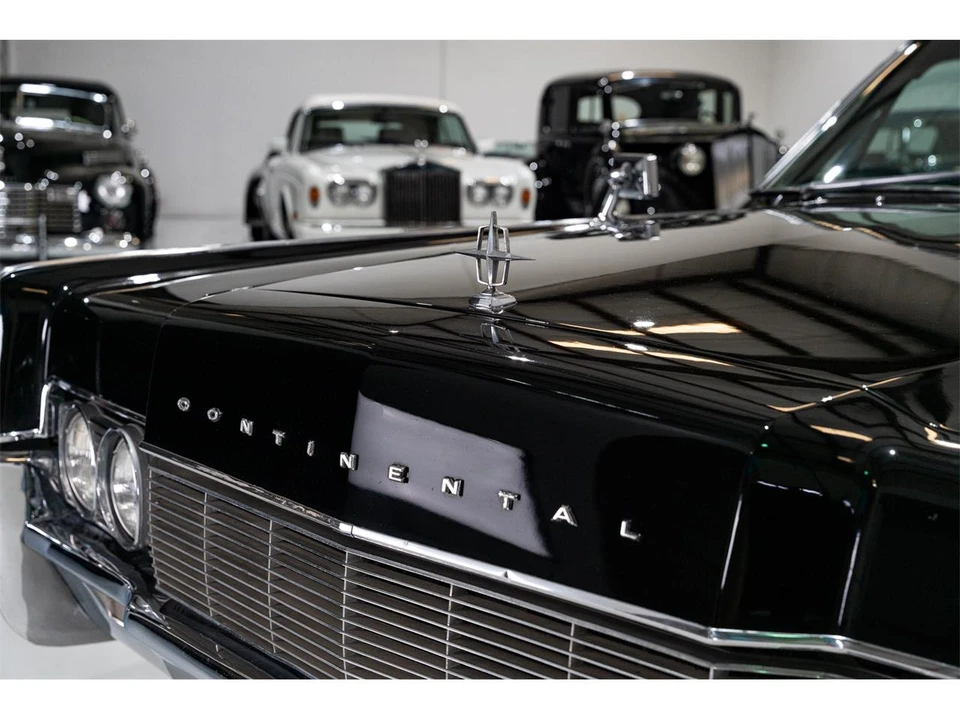 1967 Lincoln Continental 4th Gen - Image 28 of 31