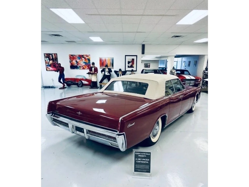 1967 Lincoln Continental 4th Gen - Image 9 of 31
