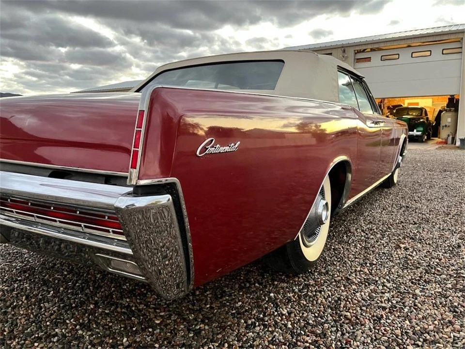 1967 Lincoln Continental 4th Gen - Image 24 of 31