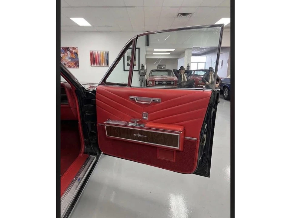 1967 Lincoln Continental 4th Gen - Image 17 of 27