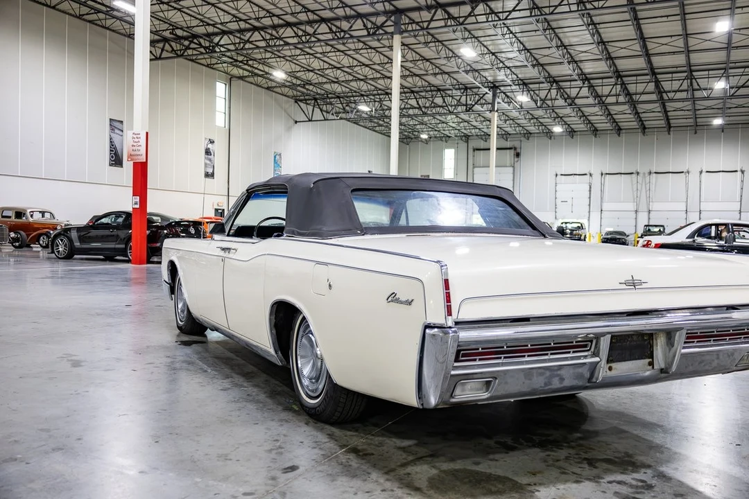1967 Lincoln Continental 4th Gen - Image 4 of 31