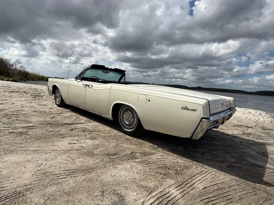 1967 Lincoln Continental 4th Gen - Image 2 of 21