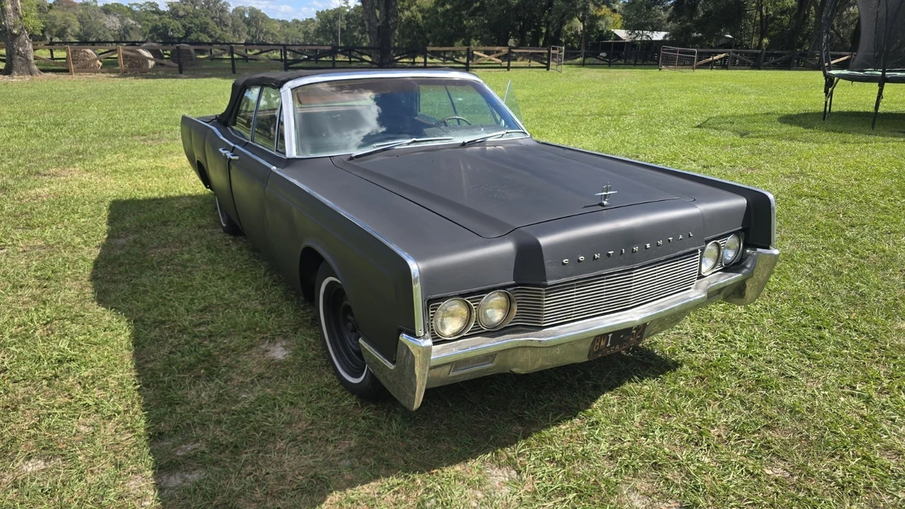 1967 Lincoln Continental 4th Gen - Image 2 of 20