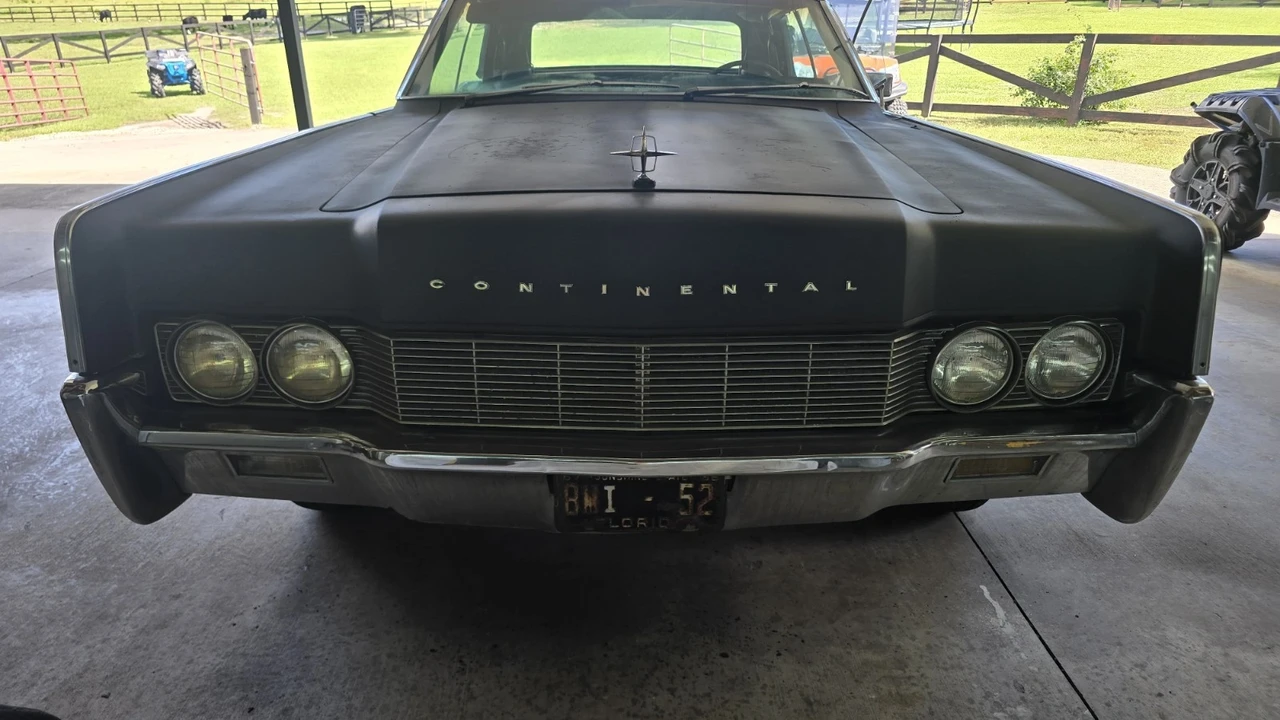 1967 Lincoln Continental 4th Gen - Image 11 of 20