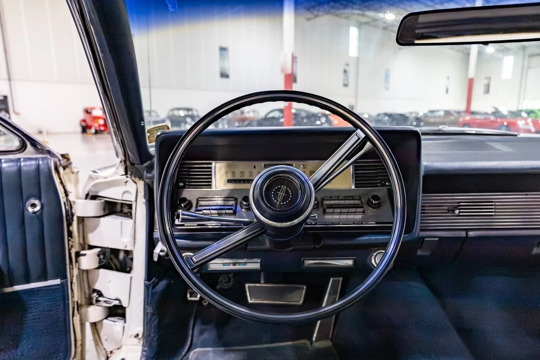 1967 Lincoln Continental 4th Gen - Image 10 of 31