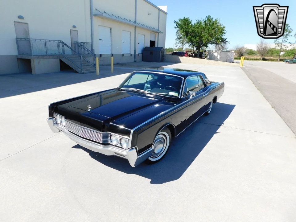 1967 Lincoln Continental 4th Gen - Image 11 of 21