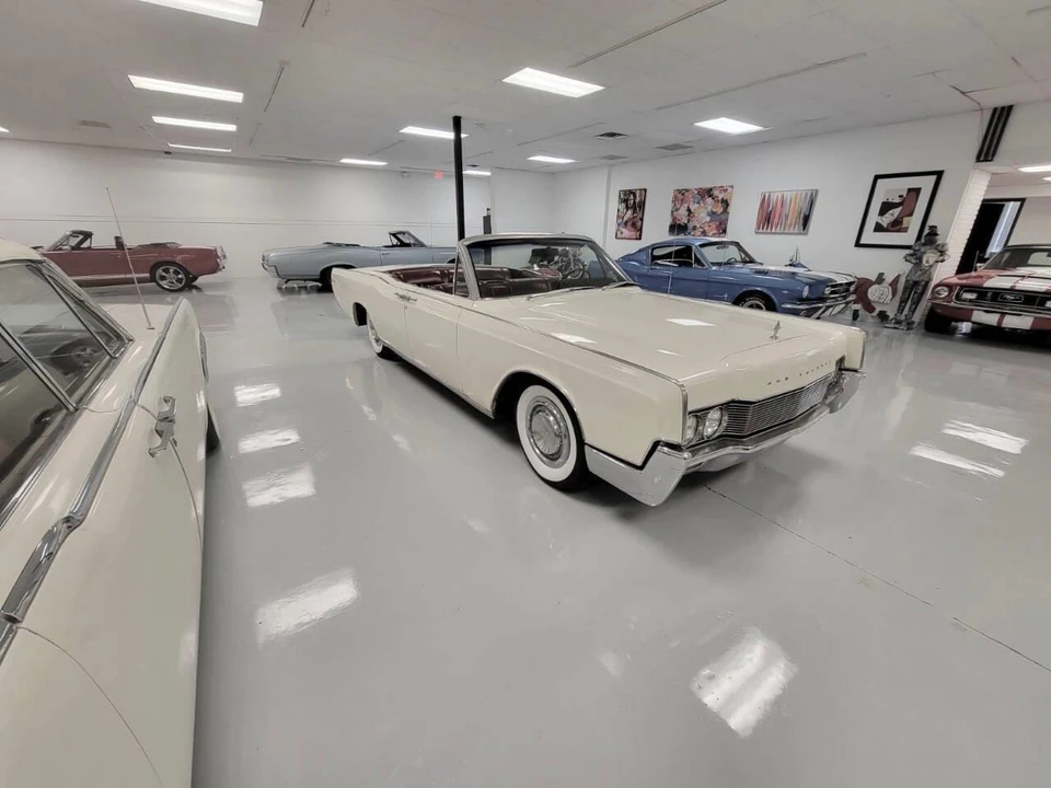 1967 Lincoln Continental 4th Gen - Image 5 of 27
