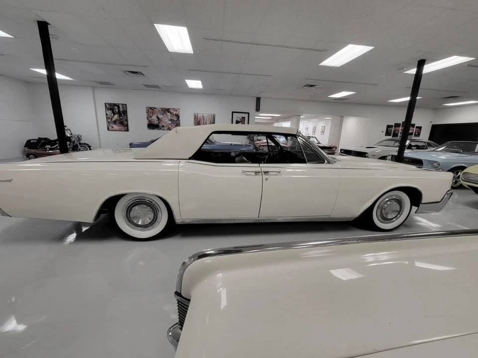 1967 Lincoln Continental 4th Gen - Image 11 of 27