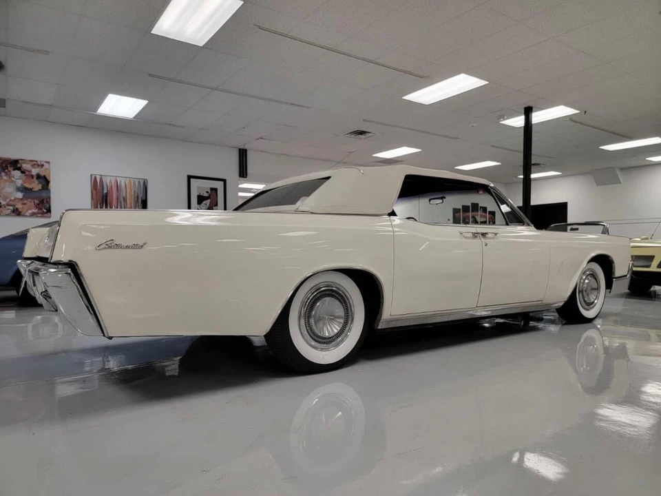 1967 Lincoln Continental 4th Gen - Image 14 of 27