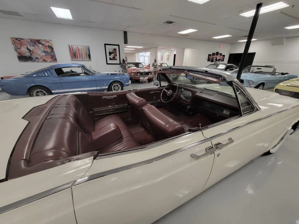 1967 Lincoln Continental 4th Gen - Image 18 of 27