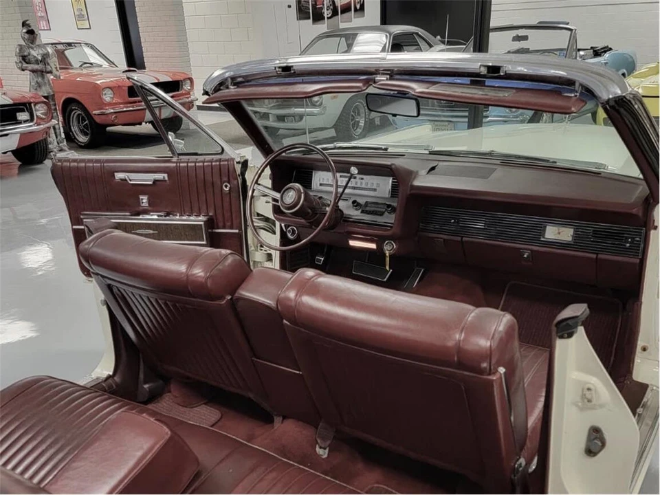 1967 Lincoln Continental 4th Gen - Image 22 of 27
