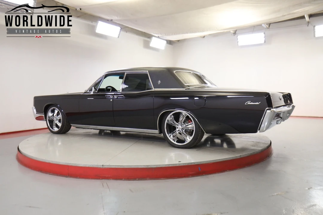 1967 Lincoln Continental 4th Gen - Image 9 of 12
