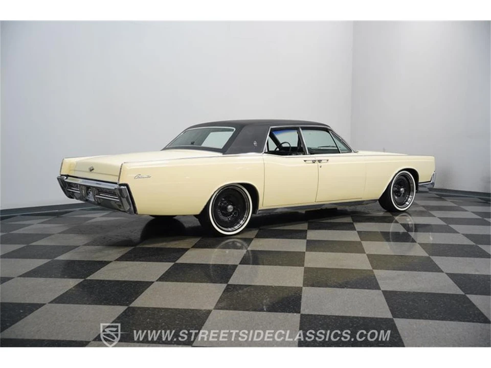 1967 Lincoln Continental 4th Gen - Image 11 of 31