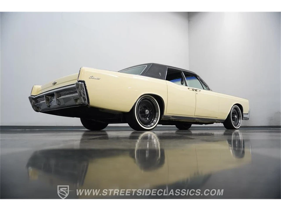 1967 Lincoln Continental 4th Gen - Image 23 of 31