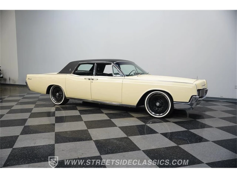 1967 Lincoln Continental 4th Gen - Image 13 of 31