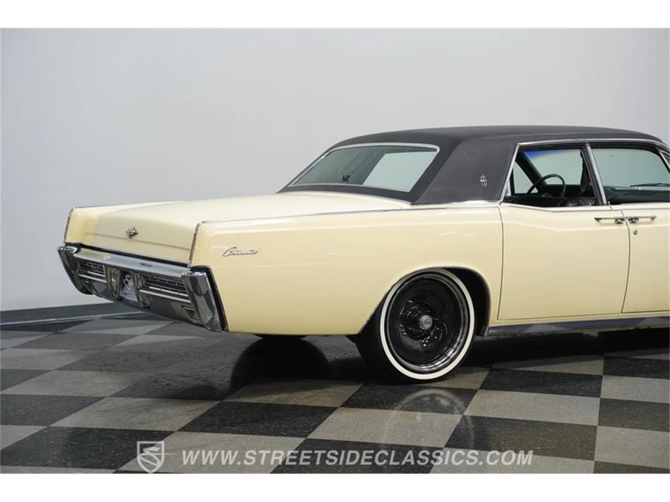 1967 Lincoln Continental 4th Gen - Image 22 of 31