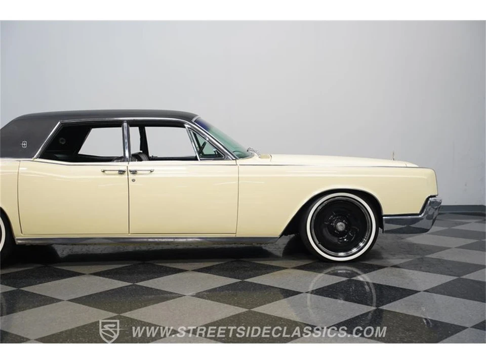 1967 Lincoln Continental 4th Gen - Image 26 of 31
