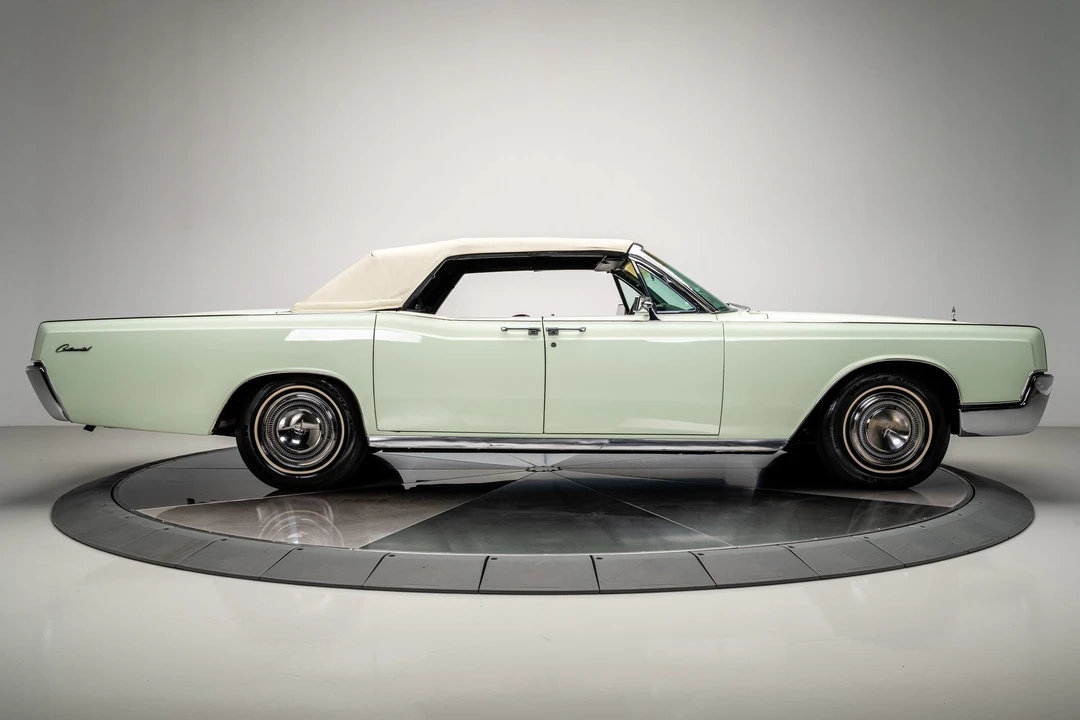 1967 Lincoln Continental 4th Gen - Image 17 of 31