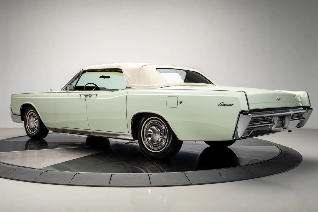 1967 Lincoln Continental 4th Gen - Image 25 of 31