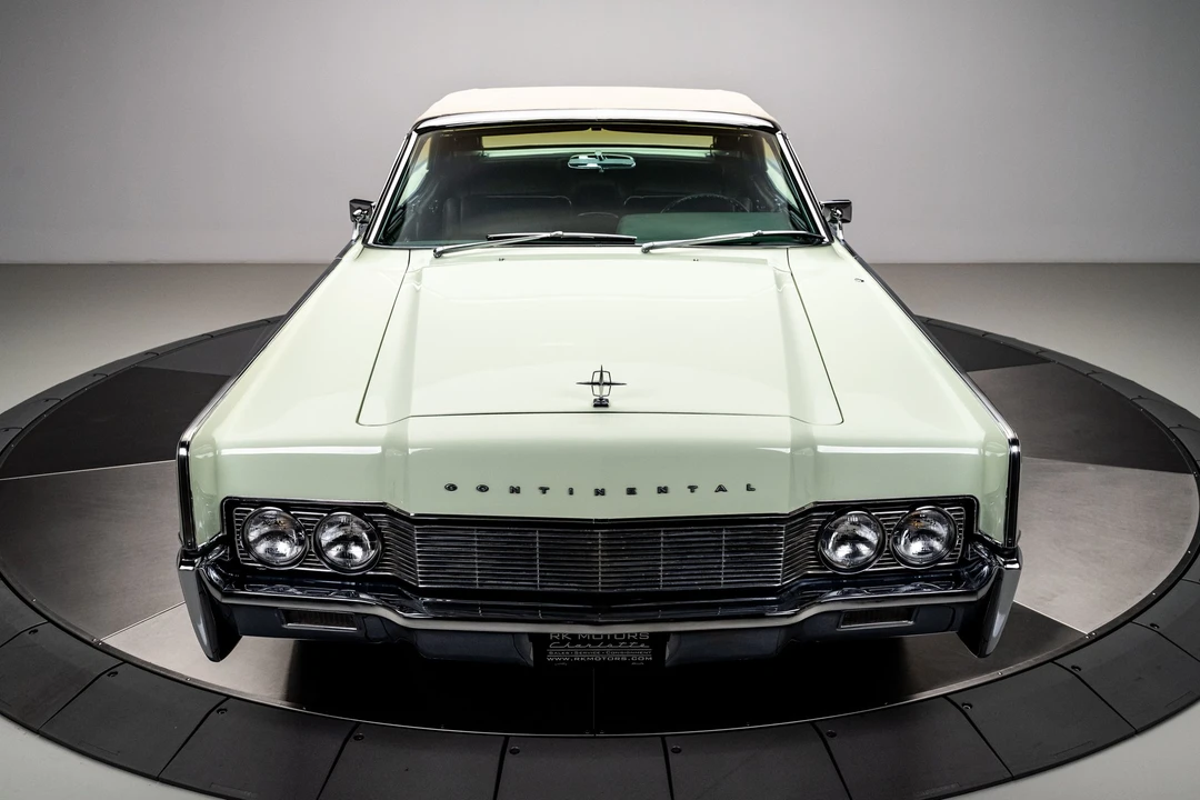 1967 Lincoln Continental 4th Gen - Image 9 of 31