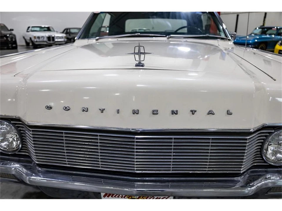 1967 Lincoln Continental 4th Gen - Image 11 of 31