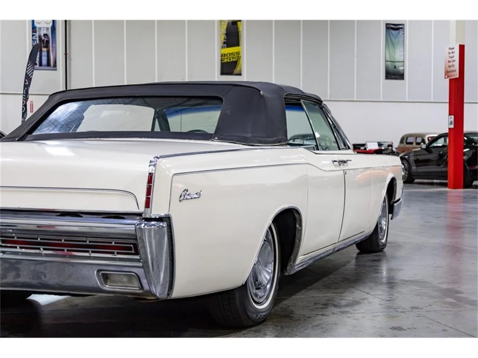 1967 Lincoln Continental 4th Gen - Image 26 of 31