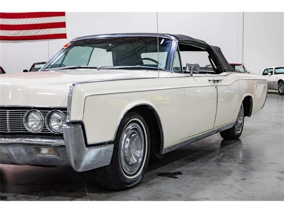 1967 Lincoln Continental 4th Gen - Image 24 of 31