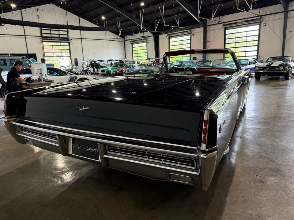 1967 Lincoln Continental 4th Gen - Image 13 of 31