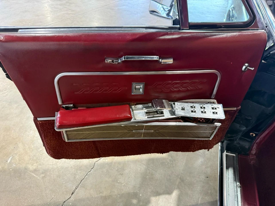 1967 Lincoln Continental 4th Gen - Image 28 of 31