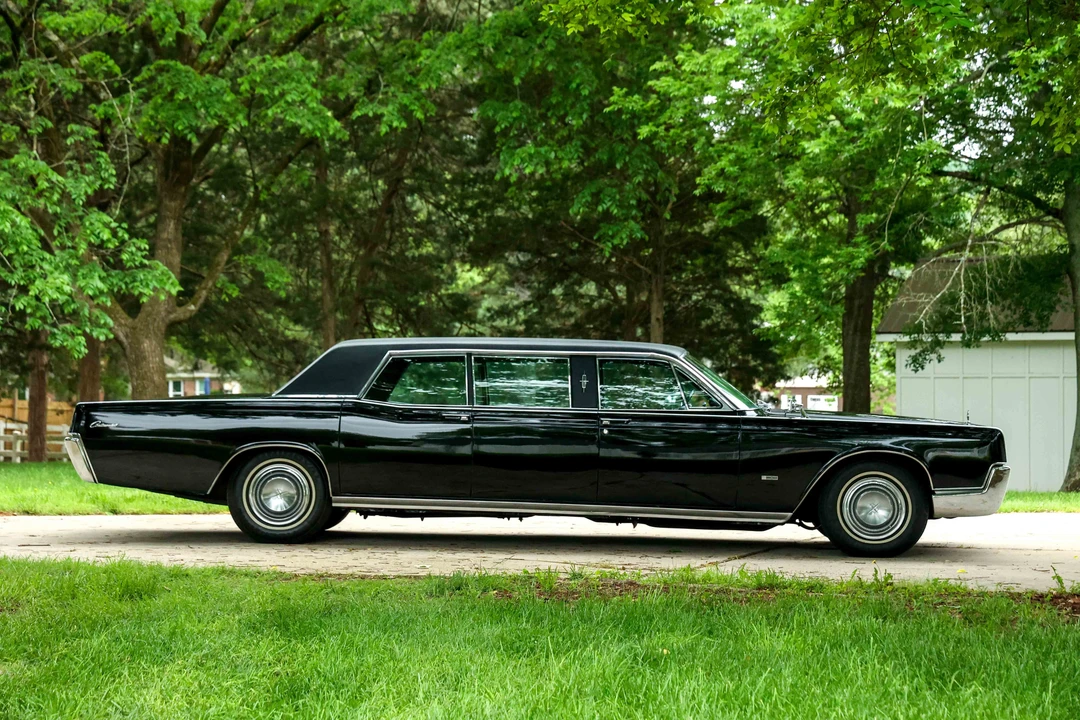 1967 Lincoln Continental 4th Gen - Image 8 of 31