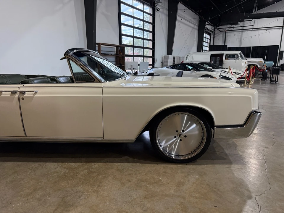 1967 Lincoln Continental 4th Gen - Image 9 of 21