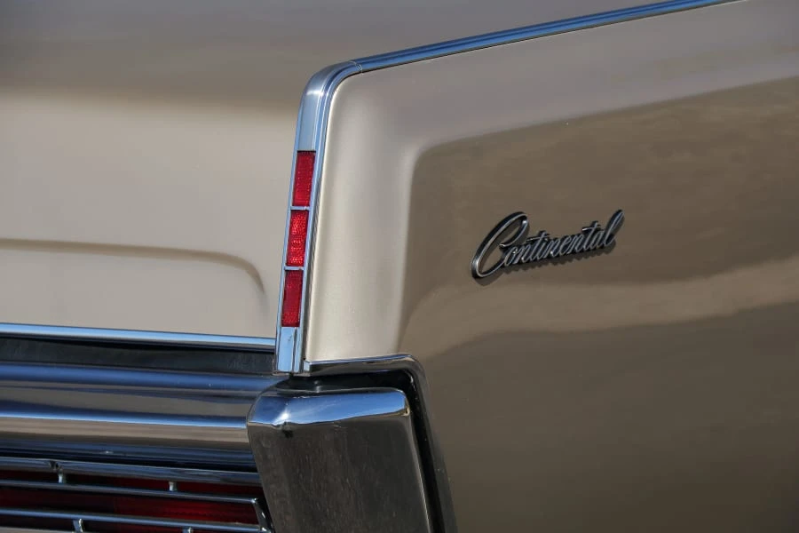 1967 Lincoln Continental 4th Gen - Image 11 of 30