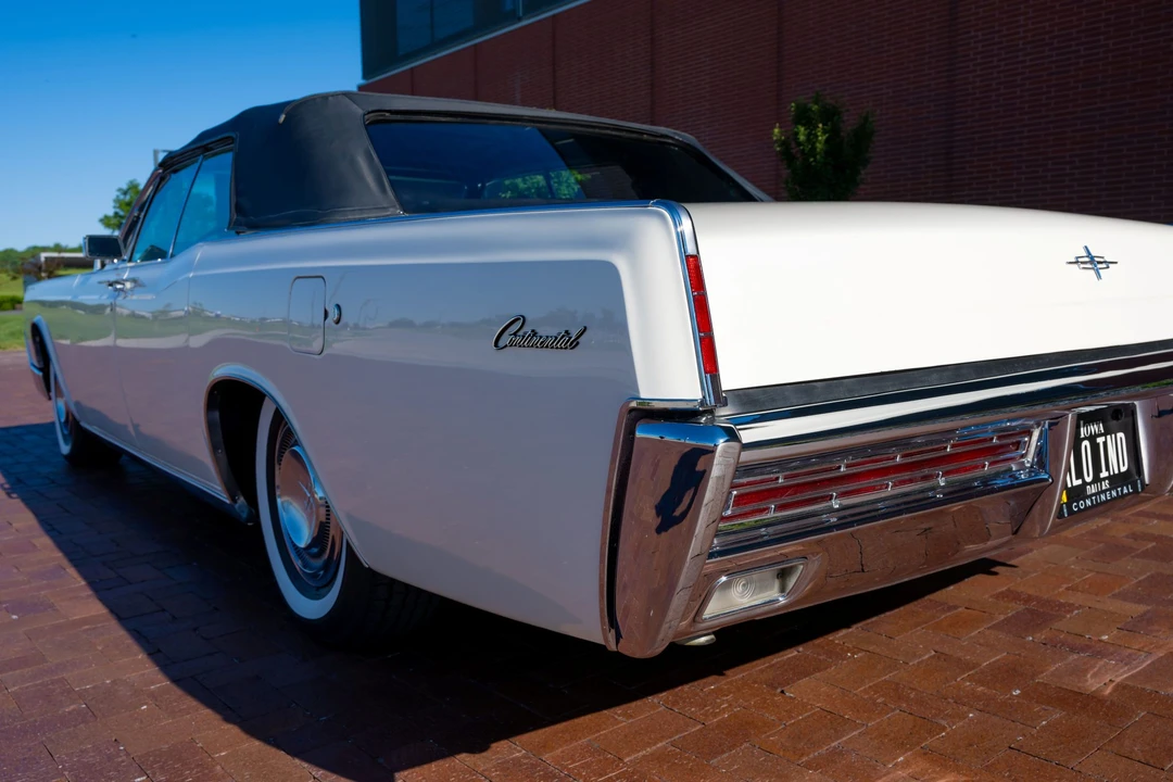 1967 Lincoln Continental 4th Gen - Image 24 of 31