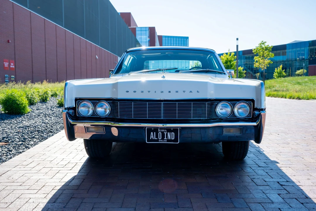 1967 Lincoln Continental 4th Gen - Image 17 of 31
