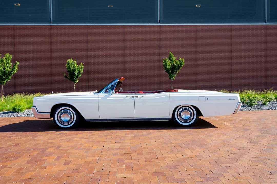 1967 Lincoln Continental 4th Gen - Image 11 of 31
