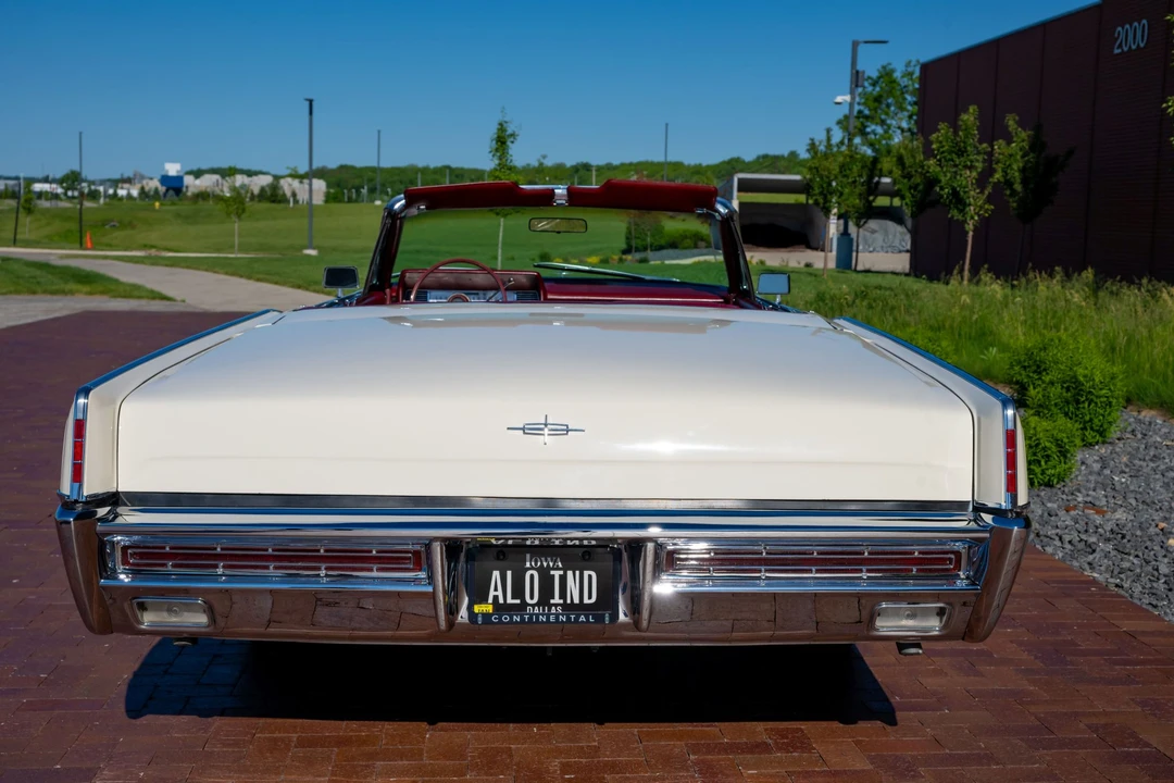 1967 Lincoln Continental 4th Gen - Image 9 of 31