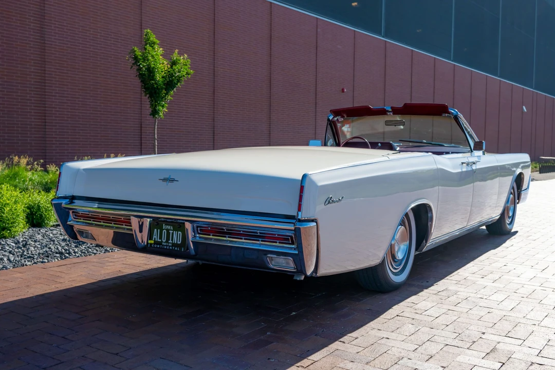 1967 Lincoln Continental 4th Gen - Image 7 of 31