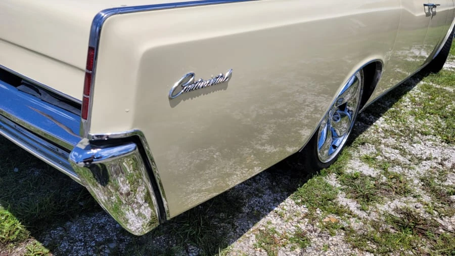 1967 Lincoln Continental 4th Gen - Image 15 of 31