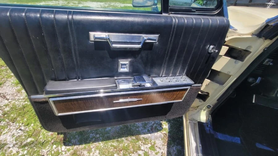 1967 Lincoln Continental 4th Gen - Image 29 of 31