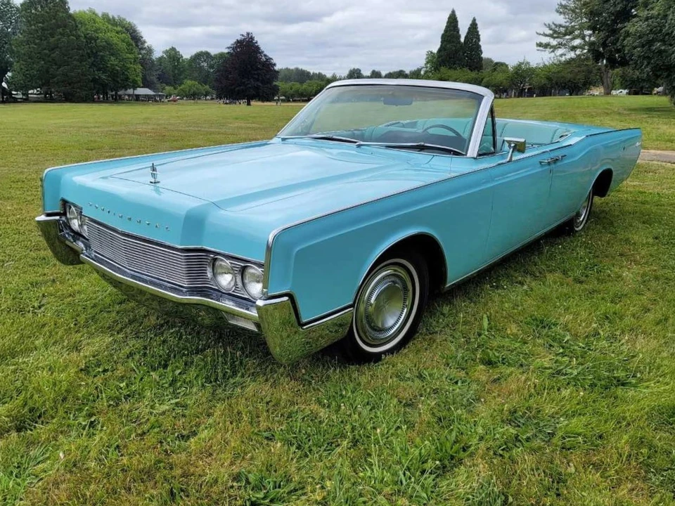 1967 Lincoln Continental 4th Gen - Image 2 of 31