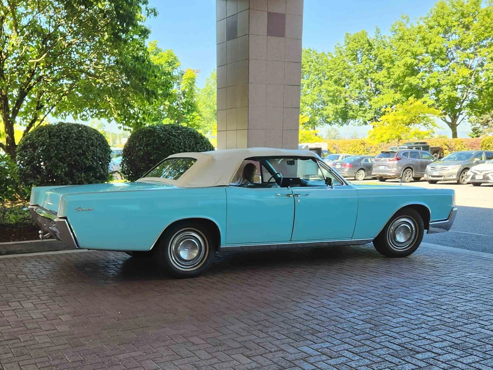 1967 Lincoln Continental 4th Gen - Image 10 of 31