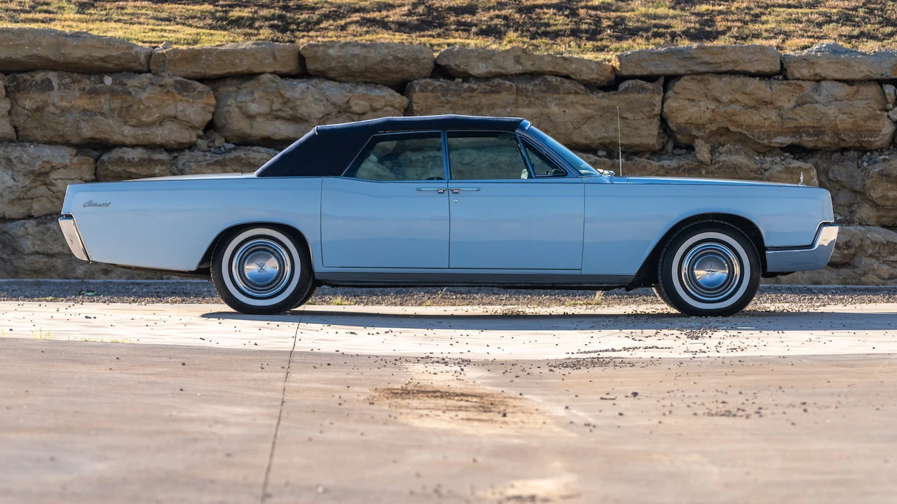 1967 Lincoln Continental 4th Gen - Image 9 of 19