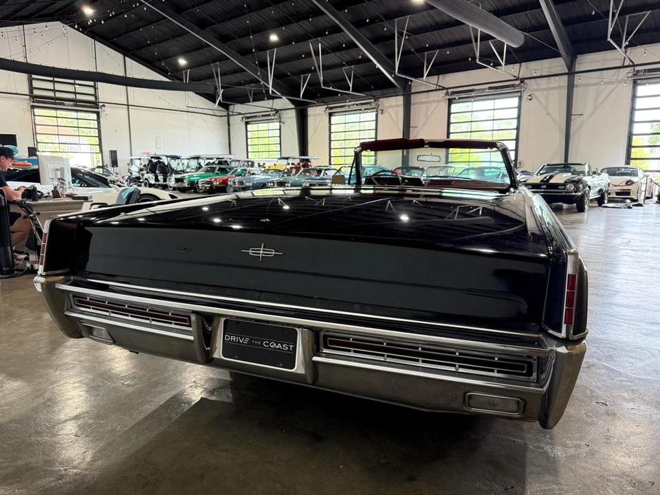1967 Lincoln Continental 4th Gen - Image 14 of 31