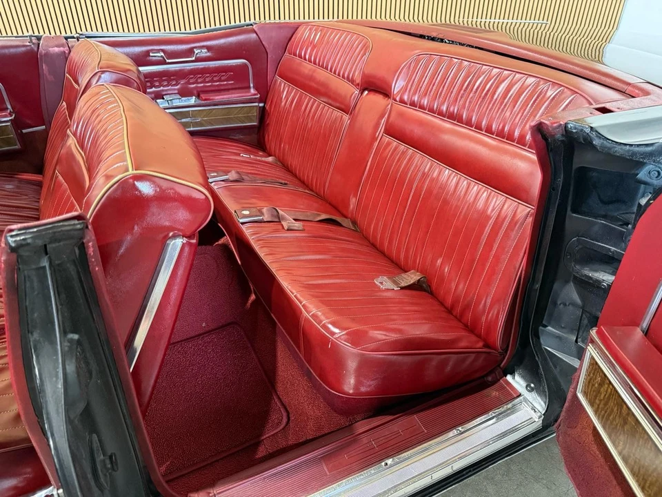 1967 Lincoln Continental 4th Gen - Image 24 of 31