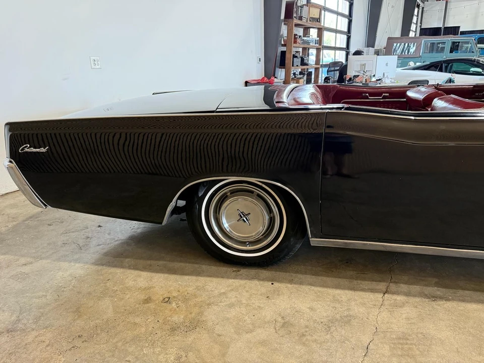 1967 Lincoln Continental 4th Gen - Image 10 of 31