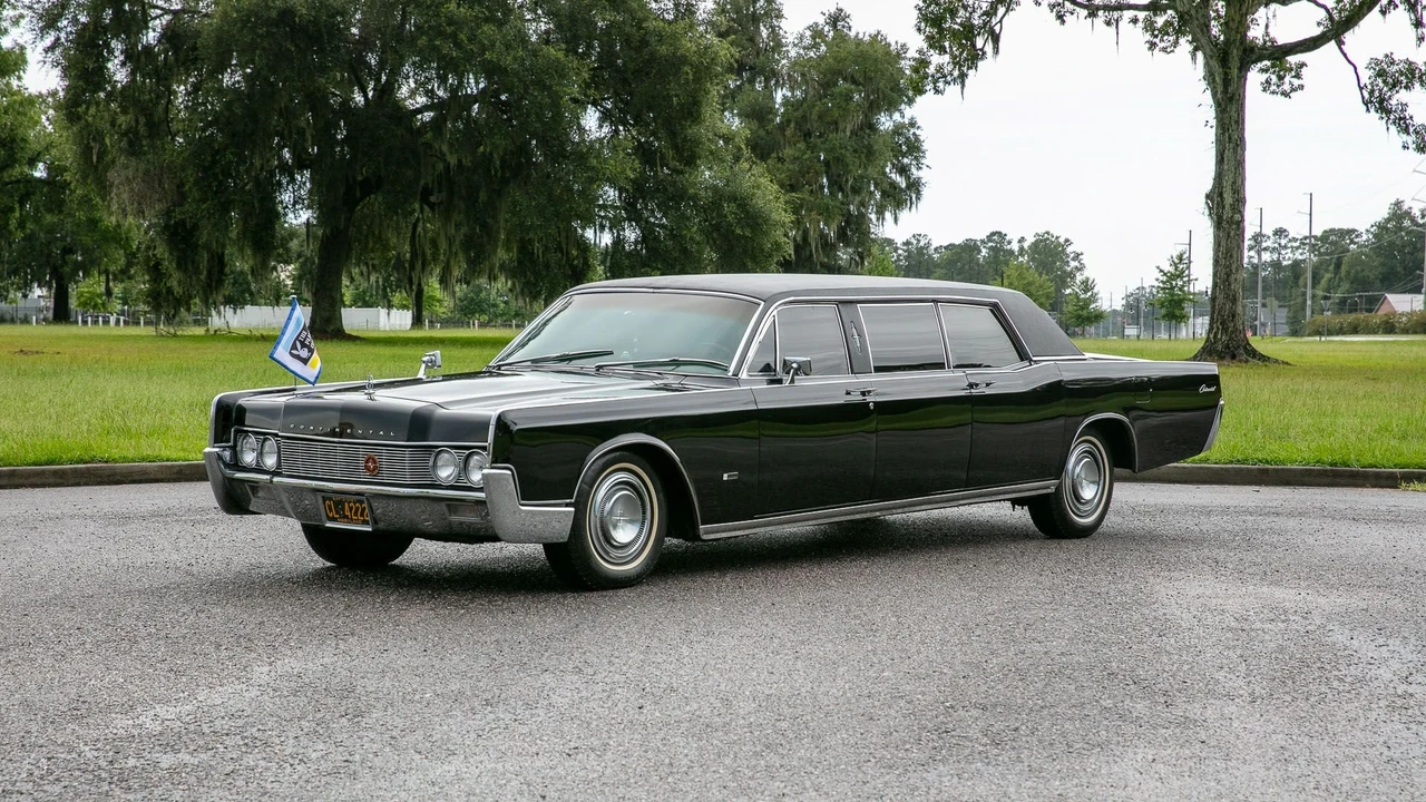 1967 Lincoln Continental 4th Gen - Image 17 of 31
