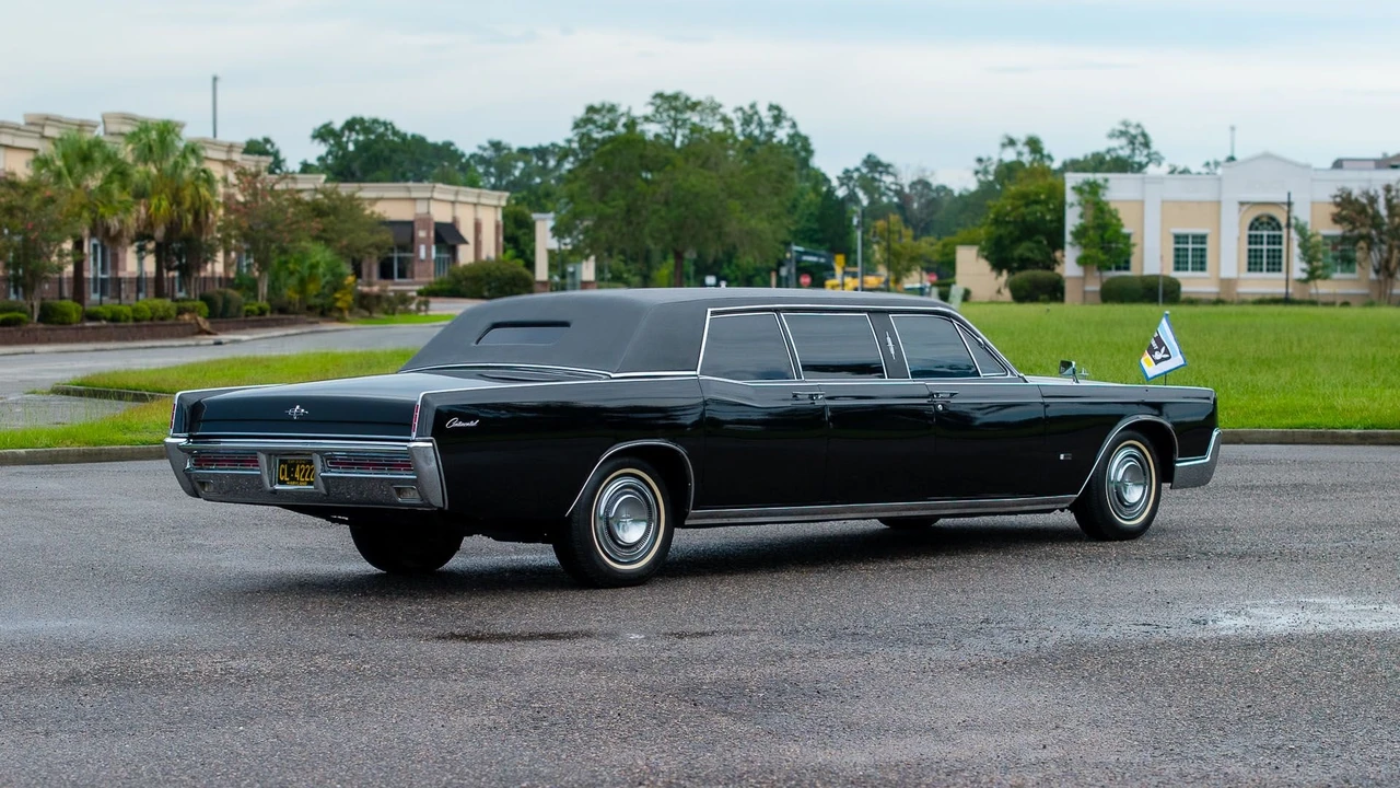 1967 Lincoln Continental 4th Gen - Image 24 of 31
