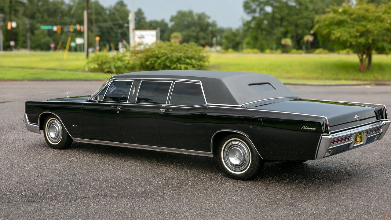 1967 Lincoln Continental 4th Gen - Image 29 of 31