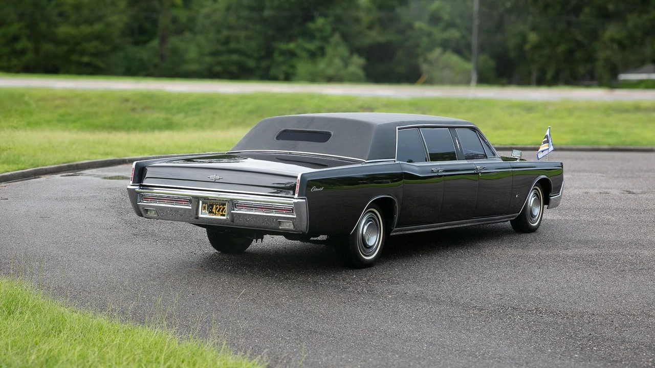 1967 Lincoln Continental 4th Gen - Image 28 of 31